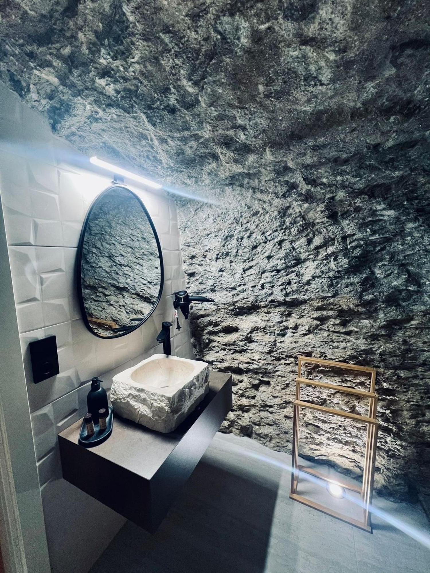 Cueva Luxe Las Calcetas Setenil De Las Bodegas Exterior foto